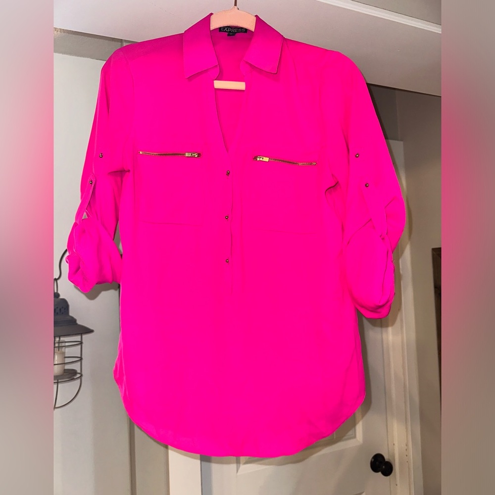Woman’s Pink blouse size small